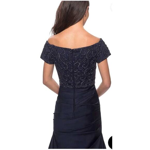 New La Femme Elegant Embellished Gown 12 Satin Navy Sweetheart Neck Short Sleeve - Picture 4 of 11